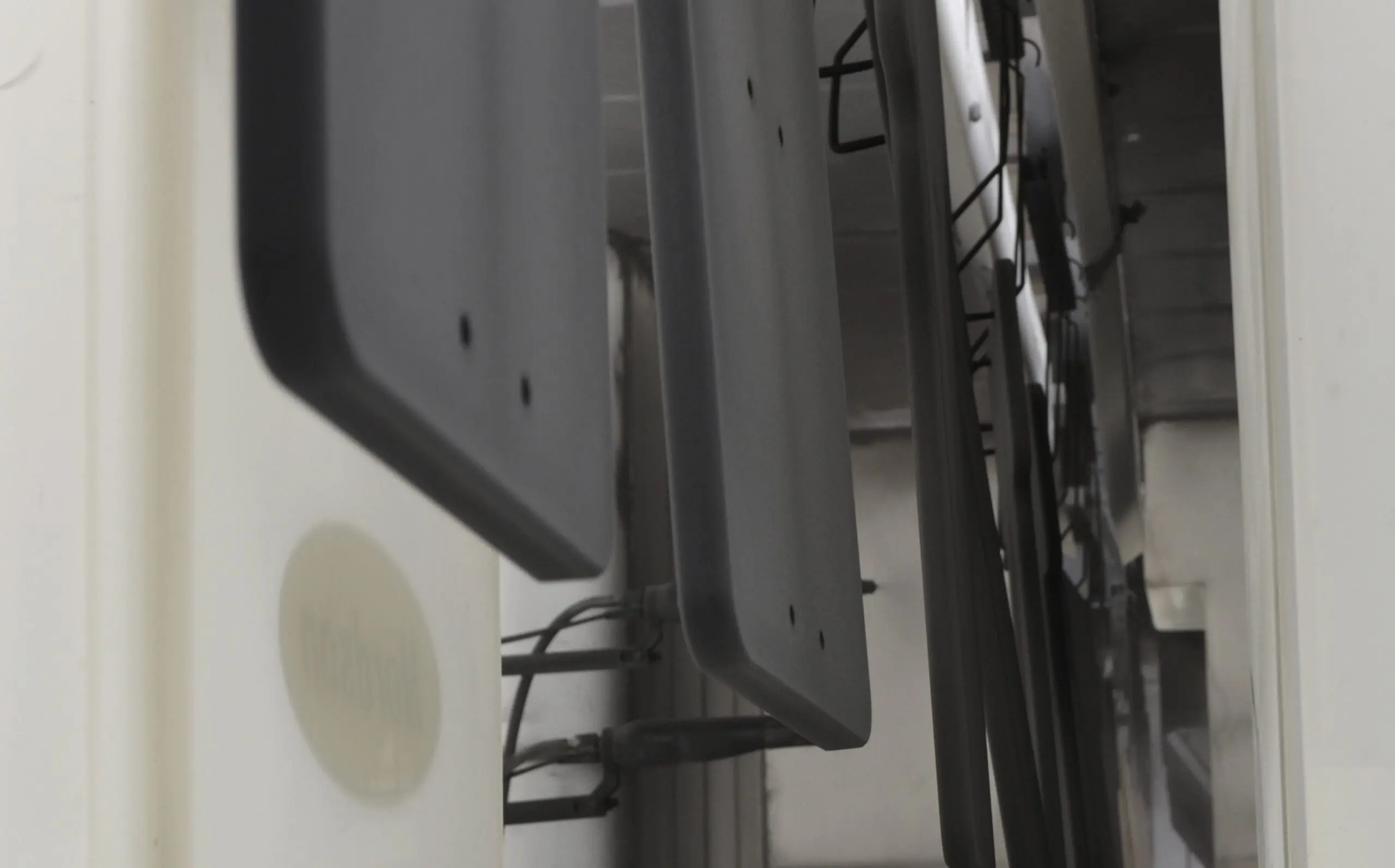 uv_powder_coating Process - Step 4 - Powder coatings are applied electrostatically